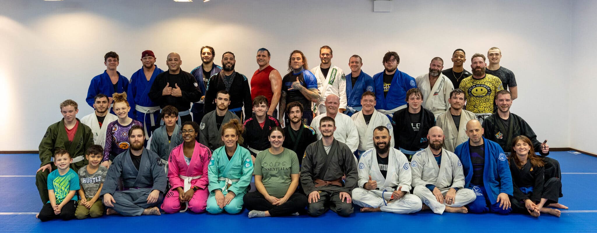 a class picture of students at the Wilkes Barre MMA gym