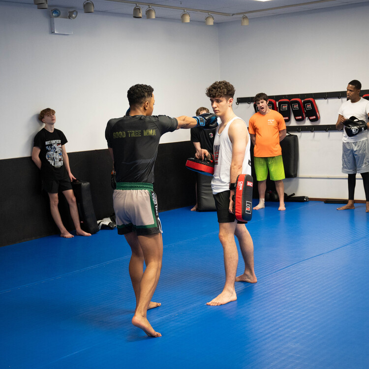 learning muay thai striking